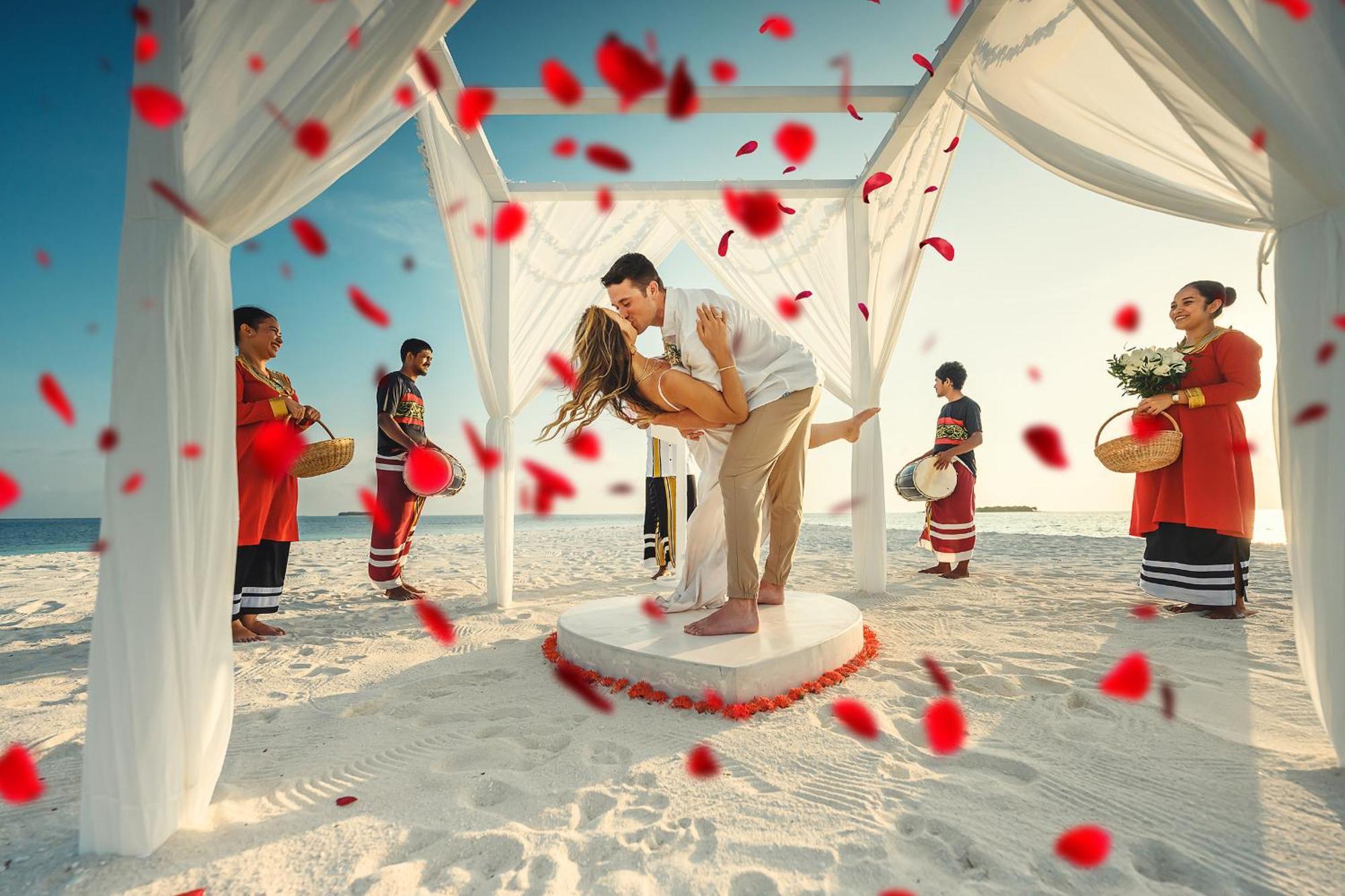 ホテル サン サイヤム ヴィルー リーフ Meedhoo  エクステリア 写真